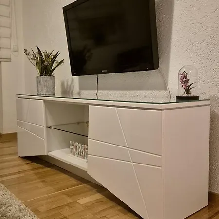 B&g Apartment