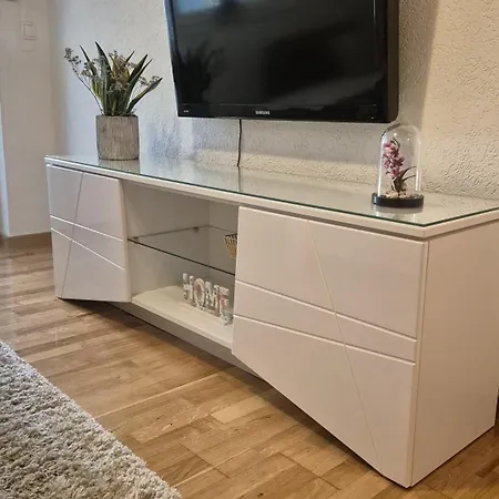 Apartment B&g